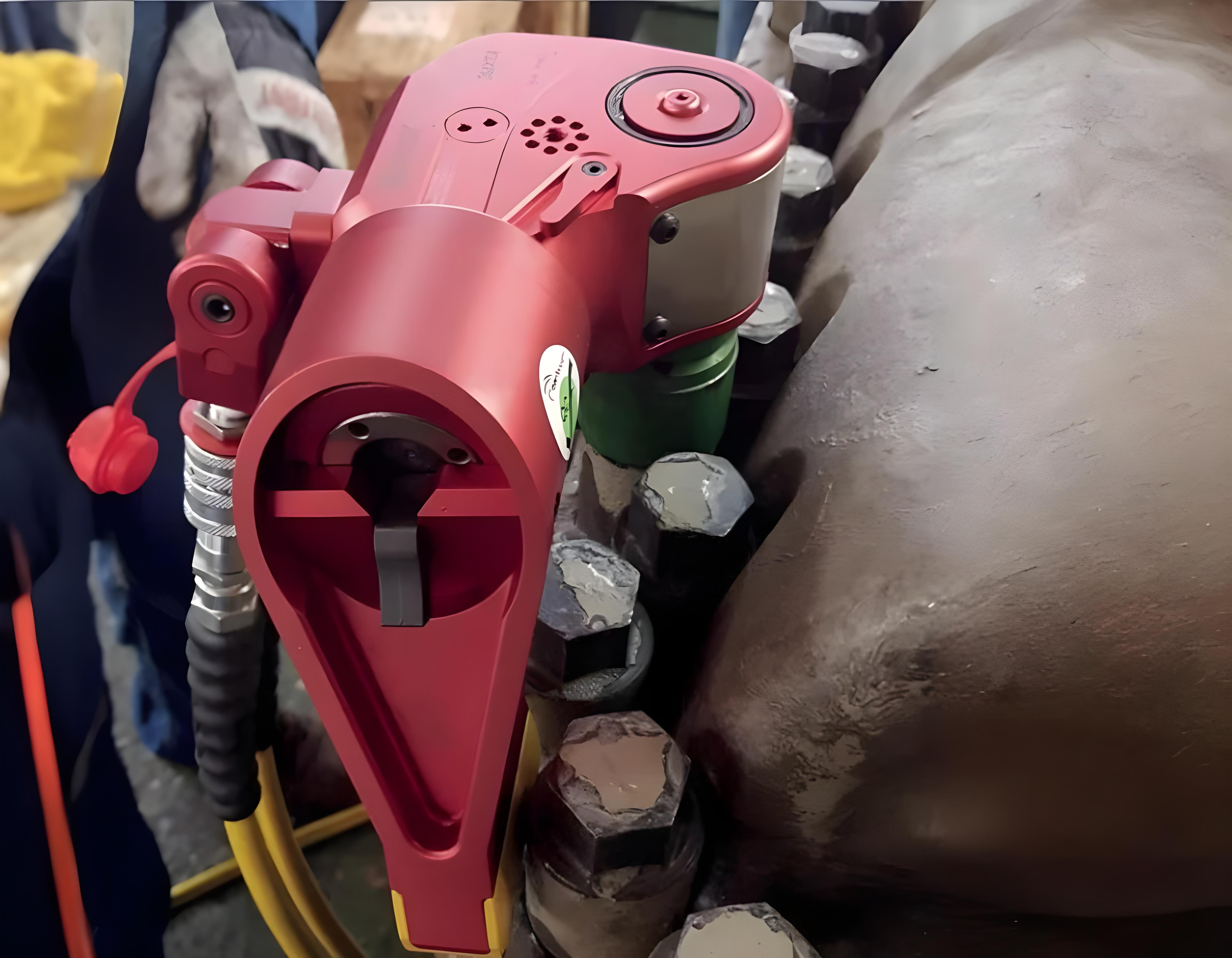 Гидравлический торцевой моментный гайковёрт teho MST